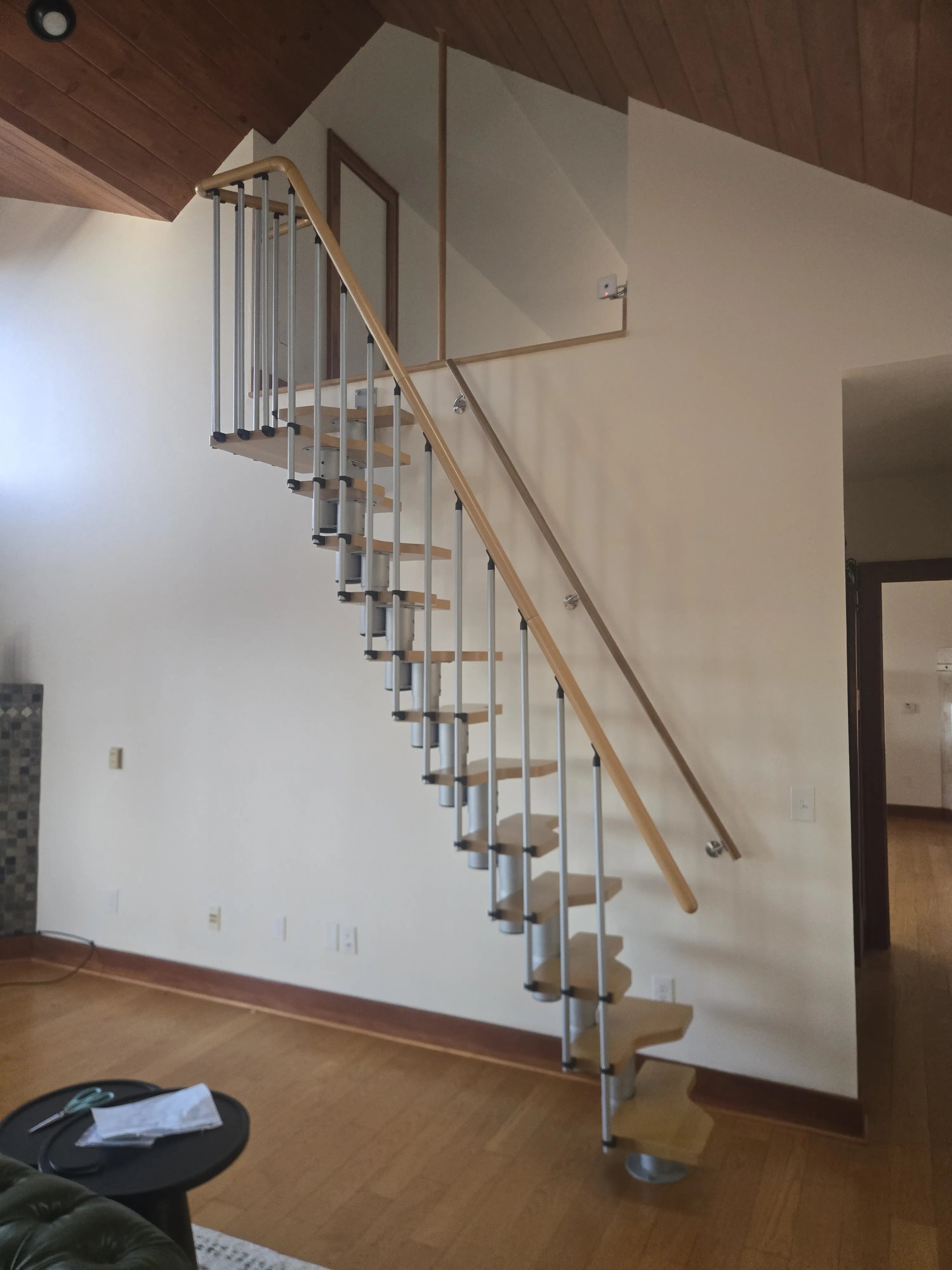 Old modular staircase before remodel
